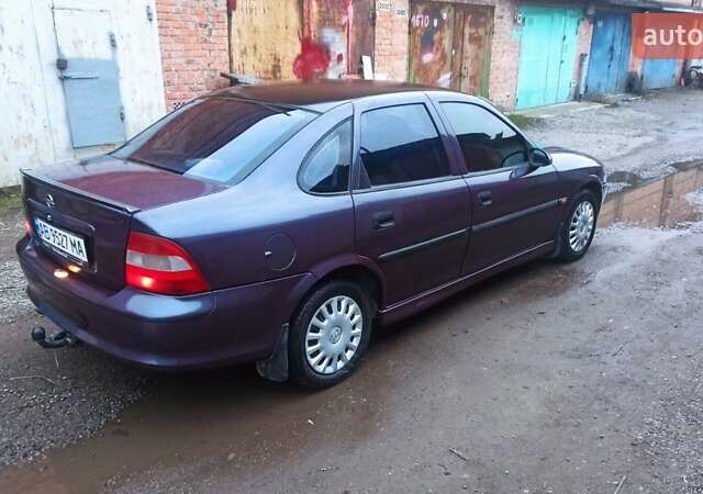 Фиолетовый Опель Вектра, объемом двигателя 1.6 л и пробегом 361 тыс. км за 2150 $, фото 3 на Automoto.ua
