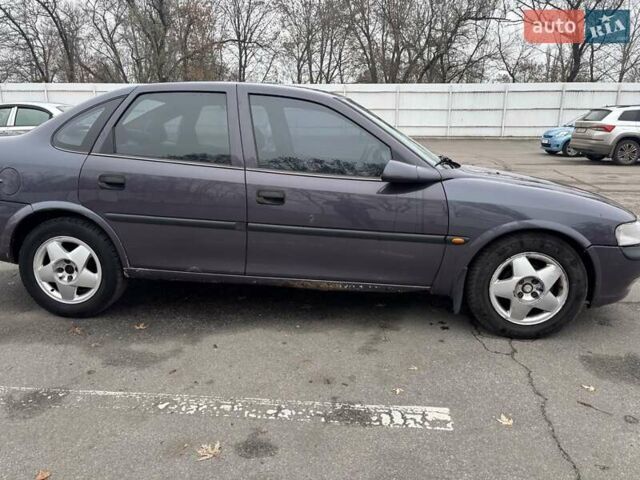 Фіолетовий Опель Вектра, об'ємом двигуна 1.6 л та пробігом 460 тис. км за 2500 $, фото 2 на Automoto.ua