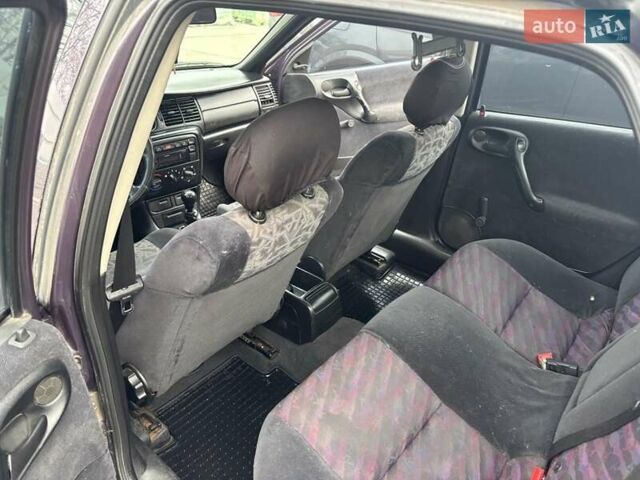 Фіолетовий Опель Вектра, об'ємом двигуна 1.6 л та пробігом 460 тис. км за 2500 $, фото 6 на Automoto.ua