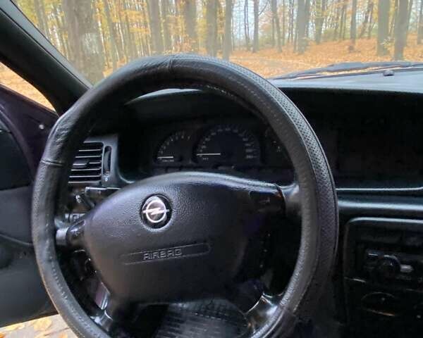 Фиолетовый Опель Вектра, объемом двигателя 0 л и пробегом 245 тыс. км за 2600 $, фото 1 на Automoto.ua
