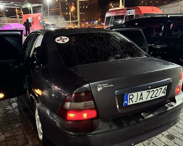 Фиолетовый Опель Вектра, объемом двигателя 2 л и пробегом 350 тыс. км за 2391 $, фото 2 на Automoto.ua