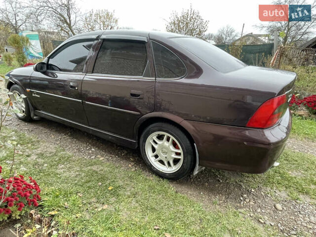 Фиолетовый Опель Вектра, объемом двигателя 1.6 л и пробегом 65 тыс. км за 3200 $, фото 4 на Automoto.ua