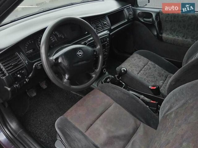 Фиолетовый Опель Вектра, объемом двигателя 2 л и пробегом 453 тыс. км за 2400 $, фото 24 на Automoto.ua