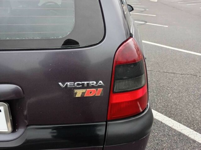 Фиолетовый Опель Вектра, объемом двигателя 2 л и пробегом 453 тыс. км за 2900 $, фото 8 на Automoto.ua