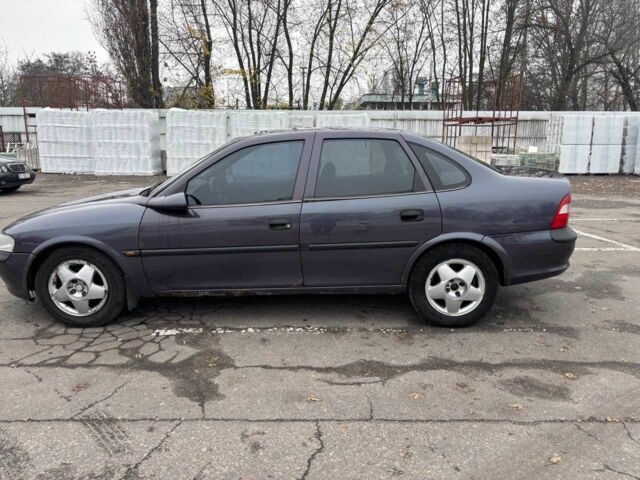 Фиолетовый Опель Вектра, объемом двигателя 1.6 л и пробегом 460 тыс. км за 2500 $, фото 1 на Automoto.ua