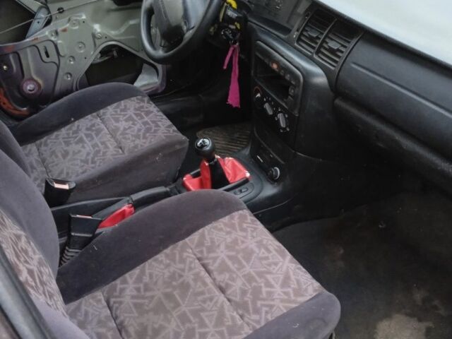 Фиолетовый Опель Вектра, объемом двигателя 1 л и пробегом 2 тыс. км за 593 $, фото 2 на Automoto.ua