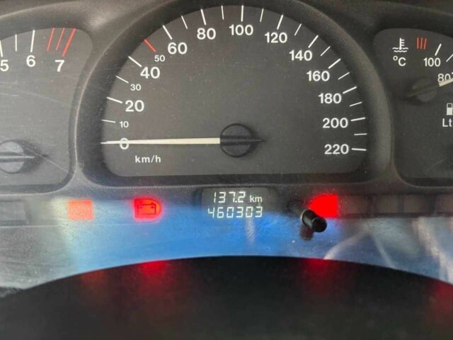 Фиолетовый Опель Вектра, объемом двигателя 1.6 л и пробегом 460 тыс. км за 2500 $, фото 3 на Automoto.ua