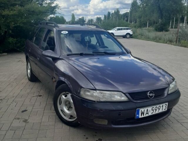 Фиолетовый Опель Вектра, объемом двигателя 1.8 л и пробегом 180 тыс. км за 1130 $, фото 1 на Automoto.ua