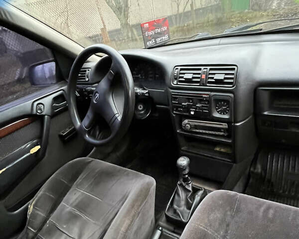 Фіолетовий Опель Вектра, об'ємом двигуна 1.8 л та пробігом 380 тис. км за 2000 $, фото 7 на Automoto.ua