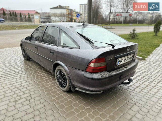 Фиолетовый Опель Вектра, объемом двигателя 1.6 л и пробегом 382 тыс. км за 1100 $, фото 8 на Automoto.ua
