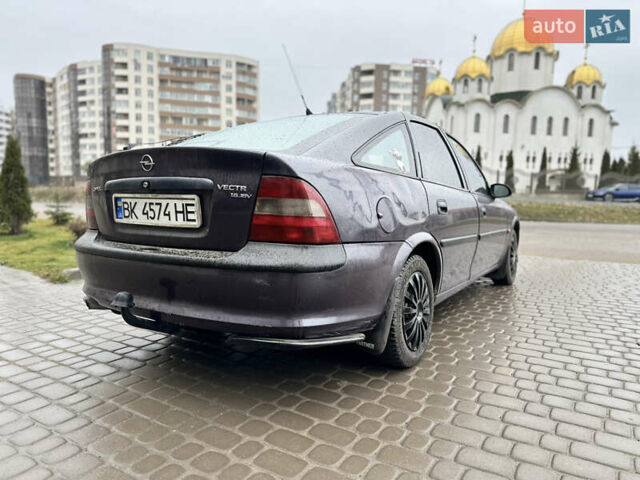 Фиолетовый Опель Вектра, объемом двигателя 1.6 л и пробегом 382 тыс. км за 1100 $, фото 7 на Automoto.ua