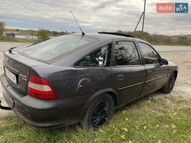Фіолетовий Опель Вектра, об'ємом двигуна 1.6 л та пробігом 380 тис. км за 1500 $, фото 5 на Automoto.ua