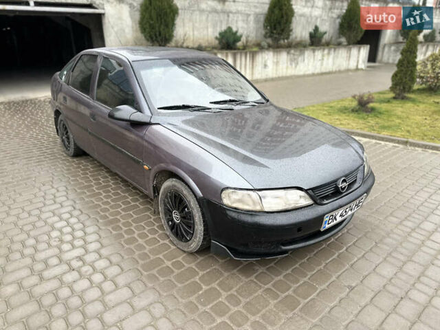 Фиолетовый Опель Вектра, объемом двигателя 1.6 л и пробегом 382 тыс. км за 1100 $, фото 4 на Automoto.ua