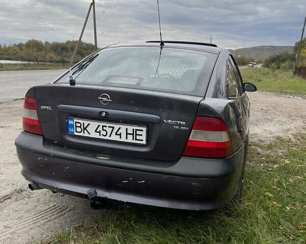 Фіолетовий Опель Вектра, об'ємом двигуна 1.6 л та пробігом 380 тис. км за 1500 $, фото 6 на Automoto.ua