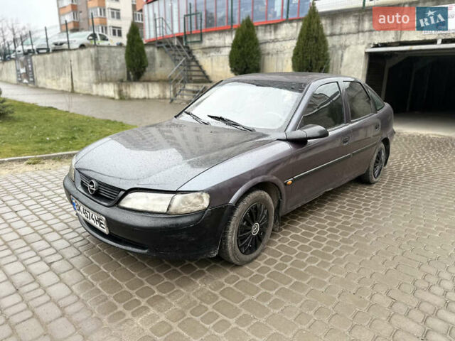 Фиолетовый Опель Вектра, объемом двигателя 1.6 л и пробегом 382 тыс. км за 1100 $, фото 2 на Automoto.ua