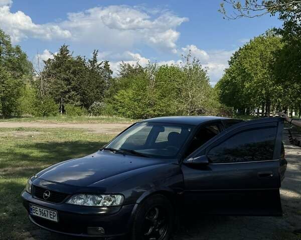 Фиолетовый Опель Вектра, объемом двигателя 1.6 л и пробегом 206 тыс. км за 2400 $, фото 1 на Automoto.ua