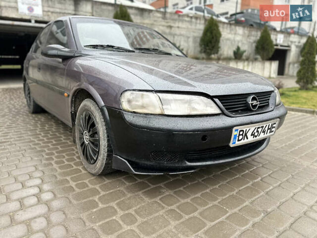 Фиолетовый Опель Вектра, объемом двигателя 1.6 л и пробегом 382 тыс. км за 1100 $, фото 5 на Automoto.ua