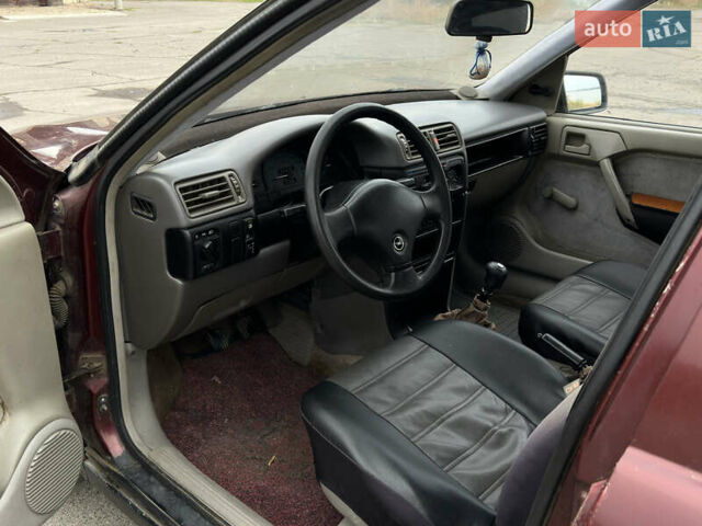 Коричневий Опель Вектра, об'ємом двигуна 1.6 л та пробігом 325 тис. км за 1499 $, фото 9 на Automoto.ua