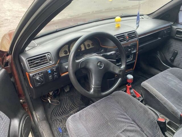 Коричневый Опель Вектра, объемом двигателя 1.6 л и пробегом 200 тыс. км за 947 $, фото 1 на Automoto.ua