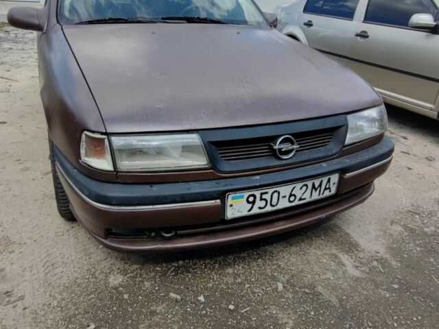 Коричневый Опель Вектра, объемом двигателя 2 л и пробегом 300 тыс. км за 800 $, фото 1 на Automoto.ua