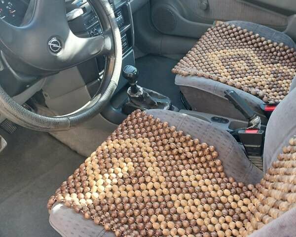 Коричневый Опель Вектра, объемом двигателя 2 л и пробегом 178 тыс. км за 2550 $, фото 3 на Automoto.ua