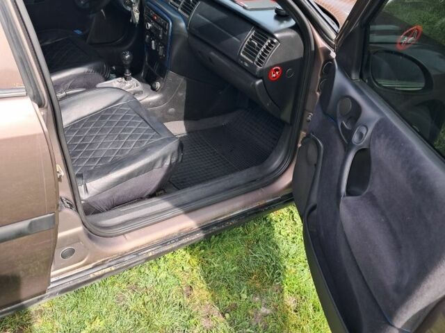 Коричневый Опель Вектра, объемом двигателя 1.8 л и пробегом 456 тыс. км за 2550 $, фото 2 на Automoto.ua