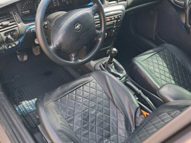 Коричневый Опель Вектра, объемом двигателя 1.8 л и пробегом 456 тыс. км за 2550 $, фото 3 на Automoto.ua