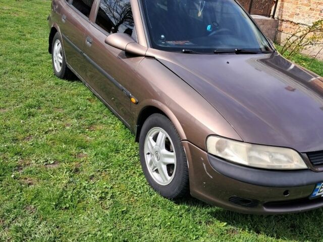 Коричневый Опель Вектра, объемом двигателя 1.8 л и пробегом 456 тыс. км за 2550 $, фото 5 на Automoto.ua