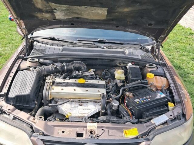 Коричневый Опель Вектра, объемом двигателя 1.8 л и пробегом 456 тыс. км за 2550 $, фото 9 на Automoto.ua