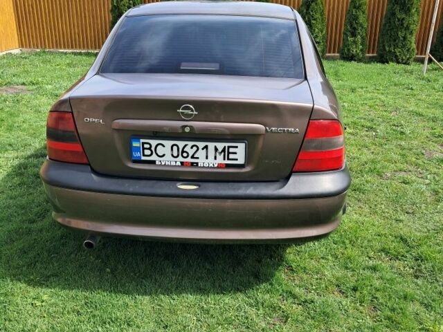 Коричневый Опель Вектра, объемом двигателя 1.8 л и пробегом 456 тыс. км за 2550 $, фото 4 на Automoto.ua