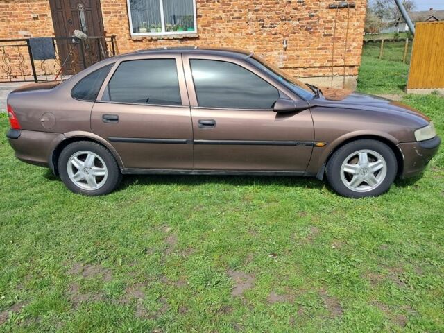 Коричневый Опель Вектра, объемом двигателя 1.8 л и пробегом 456 тыс. км за 2550 $, фото 6 на Automoto.ua