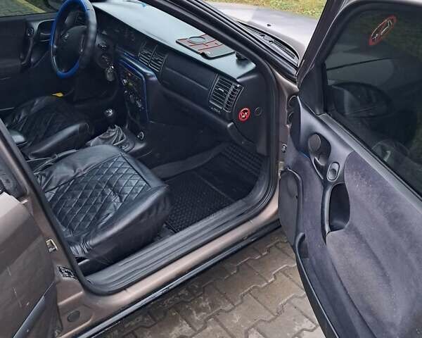 Коричневый Опель Вектра, объемом двигателя 1.8 л и пробегом 460 тыс. км за 2300 $, фото 13 на Automoto.ua