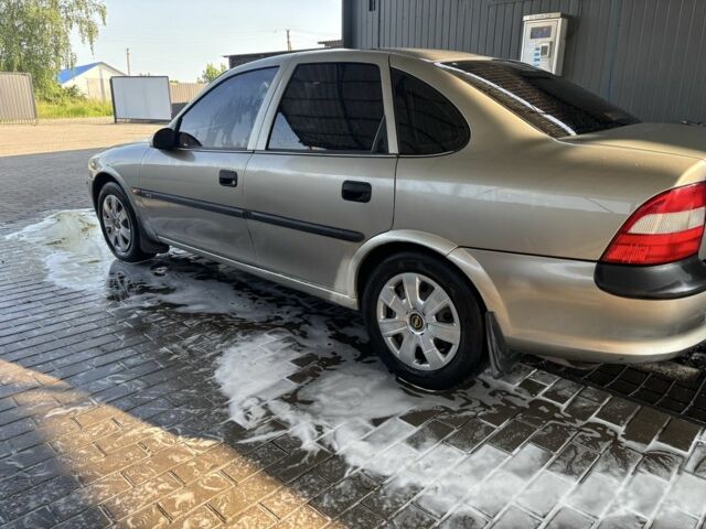 Коричневий Опель Вектра, об'ємом двигуна 1.8 л та пробігом 330 тис. км за 2200 $, фото 2 на Automoto.ua