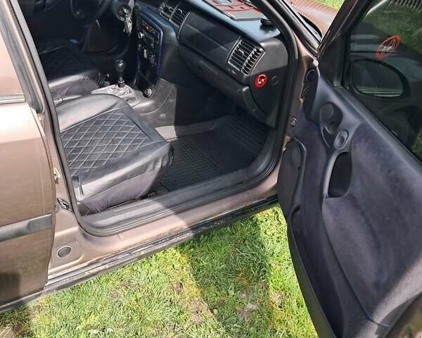 Коричневый Опель Вектра, объемом двигателя 1.8 л и пробегом 456 тыс. км за 2550 $, фото 3 на Automoto.ua