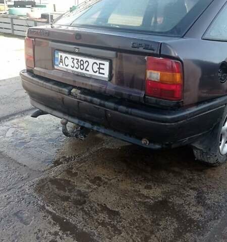 Коричневий Опель Вектра, об'ємом двигуна 1.6 л та пробігом 222 тис. км за 800 $, фото 1 на Automoto.ua