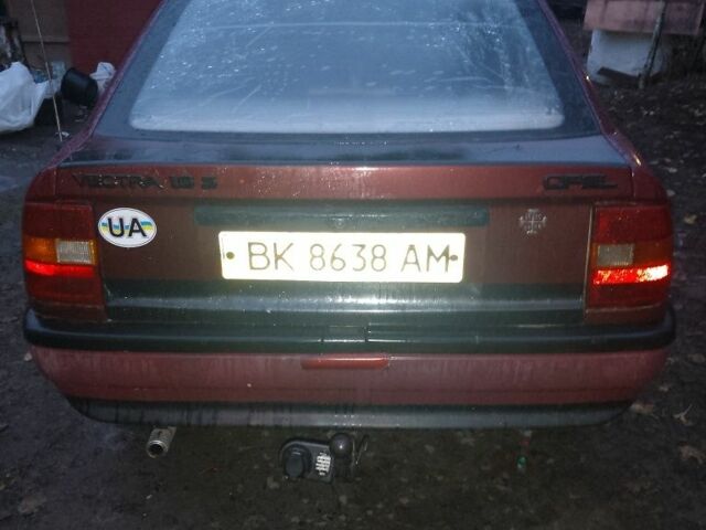 Опель Вектра 1990 в Сарнах на Automoto.ua Красный Опель Вектра, объемом двигателя 1.6 л и пробегом 200 тыс. км за 1250 $, фото 2 на Automoto.ua