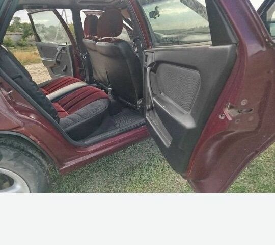 Червоний Опель Вектра, об'ємом двигуна 2 л та пробігом 323 тис. км за 1707 $, фото 5 на Automoto.ua