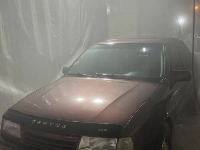 Красный Опель Вектра, объемом двигателя 2 л и пробегом 290 тыс. км за 1500 $, фото 3 на Automoto.ua