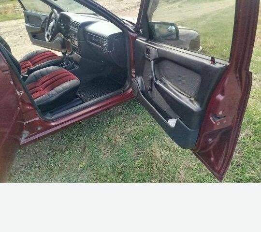 Червоний Опель Вектра, об'ємом двигуна 2 л та пробігом 323 тис. км за 1707 $, фото 4 на Automoto.ua