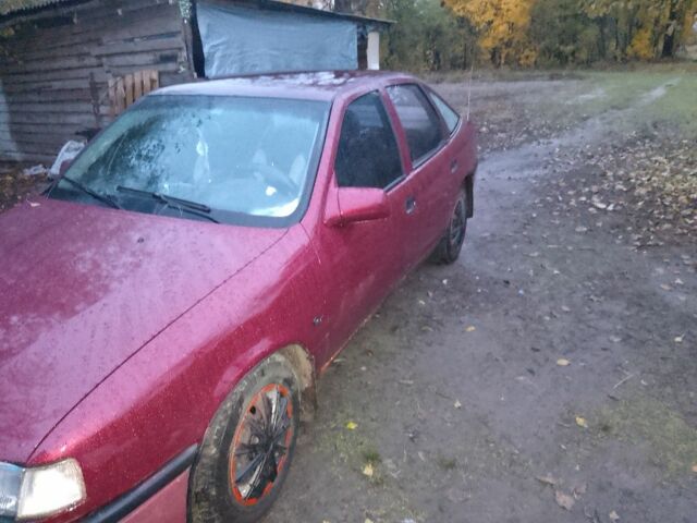 Опель Вектра 1990 в Сарнах на Automoto.ua Красный Опель Вектра, объемом двигателя 1.6 л и пробегом 200 тыс. км за 1250 $, фото 5 на Automoto.ua