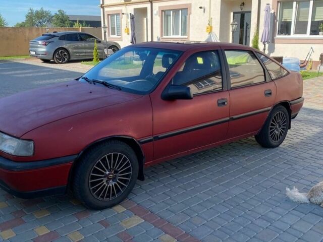 Красный Опель Вектра, объемом двигателя 2 л и пробегом 370 тыс. км за 2000 $, фото 2 на Automoto.ua