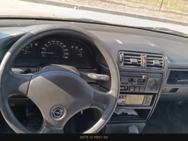 Красный Опель Вектра, объемом двигателя 0 л и пробегом 1000 тыс. км за 972 $, фото 5 на Automoto.ua