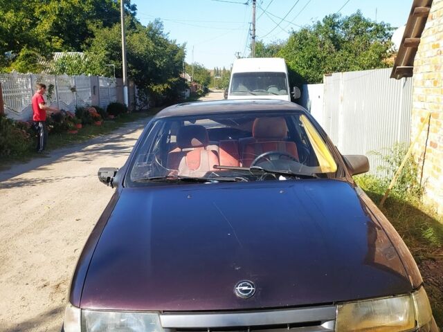 Червоний Опель Вектра, об'ємом двигуна 1.8 л та пробігом 200 тис. км за 966 $, фото 2 на Automoto.ua