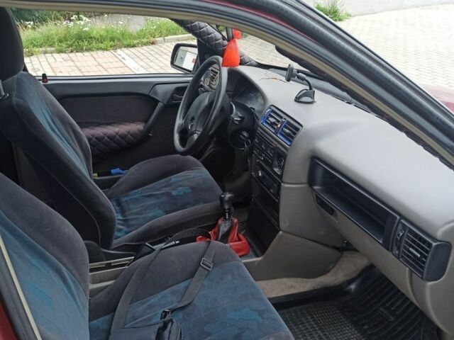 Червоний Опель Вектра, об'ємом двигуна 1.6 л та пробігом 700 тис. км за 1250 $, фото 11 на Automoto.ua