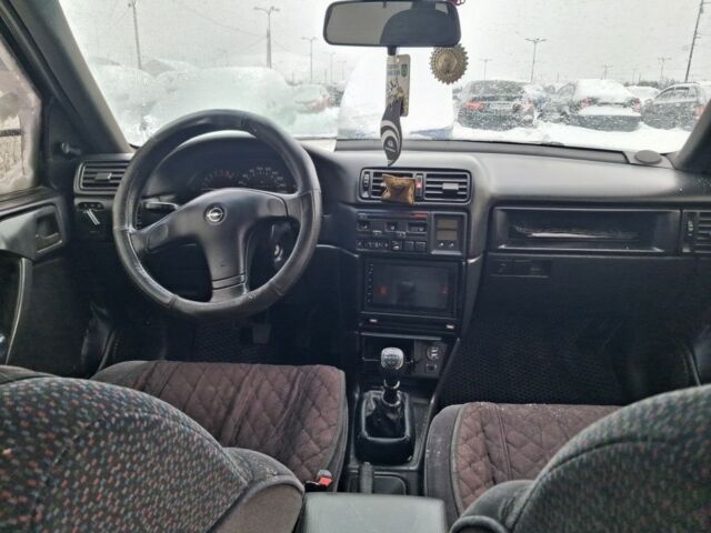 Красный Опель Вектра, объемом двигателя 0 л и пробегом 273 тыс. км за 2000 $, фото 3 на Automoto.ua