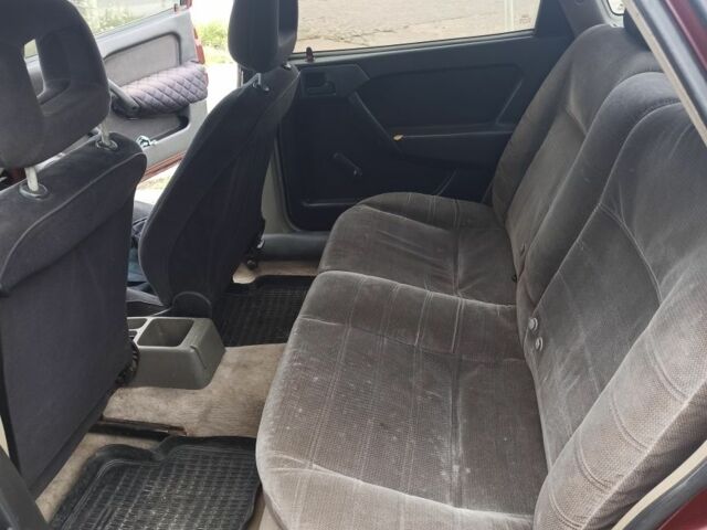 Червоний Опель Вектра, об'ємом двигуна 1.6 л та пробігом 700 тис. км за 1250 $, фото 12 на Automoto.ua