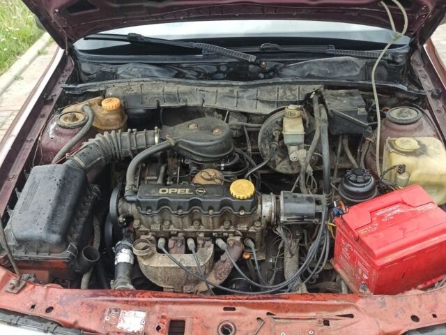 Червоний Опель Вектра, об'ємом двигуна 1.6 л та пробігом 700 тис. км за 1250 $, фото 14 на Automoto.ua