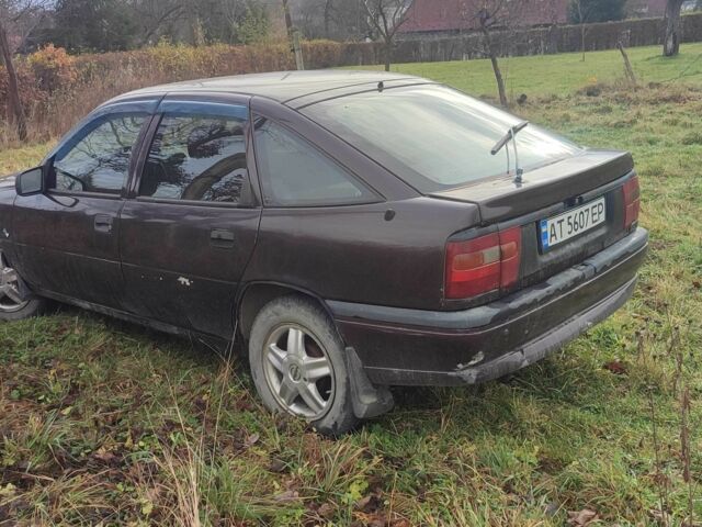 Красный Опель Вектра, объемом двигателя 1.6 л и пробегом 322 тыс. км за 650 $, фото 3 на Automoto.ua