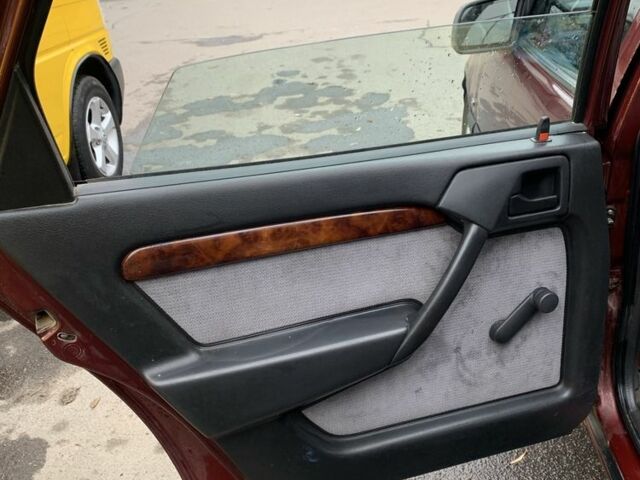 Красный Опель Вектра, объемом двигателя 1.8 л и пробегом 300 тыс. км за 1500 $, фото 10 на Automoto.ua