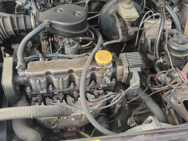 Красный Опель Вектра, объемом двигателя 1.6 л и пробегом 322 тыс. км за 650 $, фото 2 на Automoto.ua